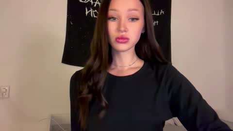 MOLLYYYY dont forget to give me a thumb up online show from 10-17-25, 01:03