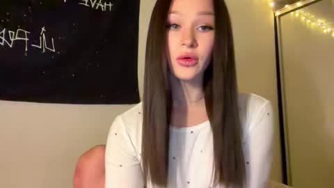 MOLLYYYY dont forget to give me a thumb up online show from 11-03-25, 01:34