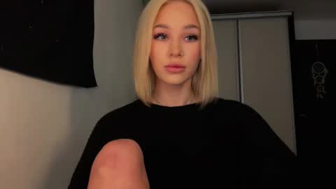 MOLLYYYY dont forget to give me a thumb up online show from 05-04-26, 04:08