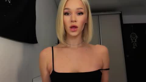 MOLLYYYY dont forget to give me a thumb up online show from 05-05-26, 02:52