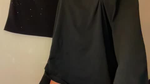 MOLLYYYY dont forget to give me a thumb up online show from 05-22-26, 12:00