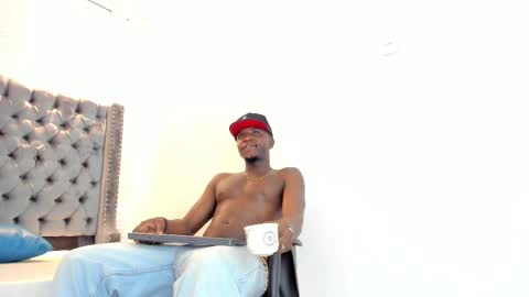 DOUGLAS online show from 09-29-25, 01:16