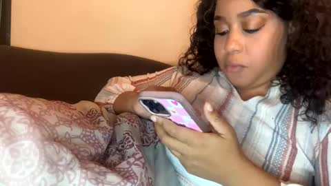 Snapshot of dove_love22 chatting on 11-04-25, 04:33 dove_love22 online show from 11-04-25, 04:33