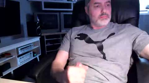 Snapshot of dr_dave20 chatting on 02-14-26, 07:43 dr_dave20 online show from 02-14-26, 07:43
