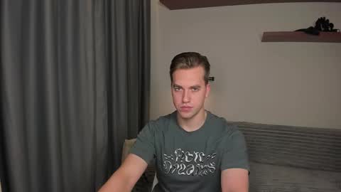 Snapshot of dr_your_dream chatting on 09-17-25, 08:43 Mervin online show from 09-17-25, 08:43