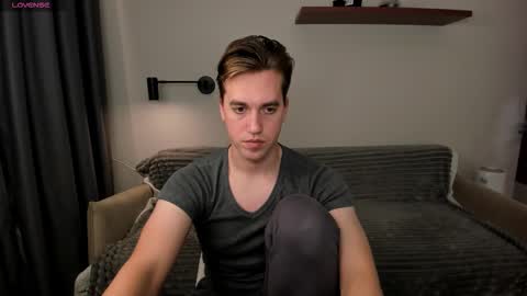 Snapshot of dr_your_dream chatting on 10-19-25, 09:26 Mervin online show from 10-19-25, 09:26