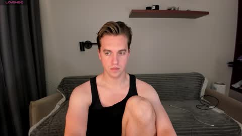 Snapshot of dr_your_dream chatting on 10-27-25, 10:03 Mervin online show from 10-27-25, 10:03