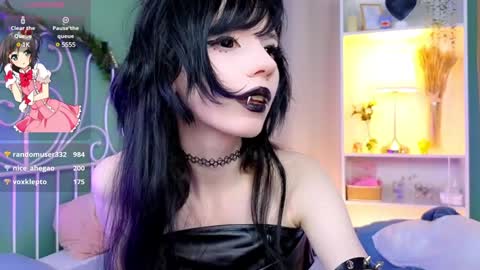 Snapshot of draculaura_ chatting on 12-12-24, 03:10 Draculaura online show from 12-12-24, 03:10