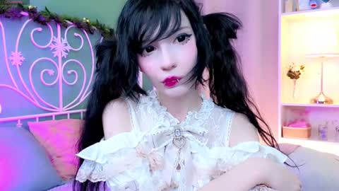 Snapshot of draculaura_ chatting on 12-19-24, 08:55 Draculaura online show from 12-19-24, 08:55