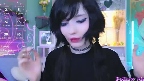 Snapshot of draculaura_ chatting on 12-26-24, 03:27 Draculaura online show from 12-26-24, 03:27