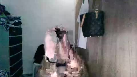 Snapshot of dragonlady402 chatting on 03-05-26, 01:01 Dragon Lady online show from 03-05-26, 01:01