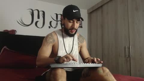 Snapshot of drake_jackson11 chatting on 12-19-24, 06:01 drake jackson11 online show from 12-19-24, 06:01