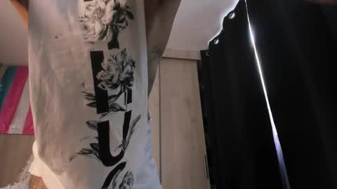 Snapshot of drake_jackson11 chatting on 02-25-25, 01:17 drake jackson11 online show from 02-25-25, 01:17
