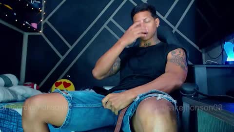 Snapshot of drake_jhonson08 chatting on 03-14-26, 03:45 Drake online show from 03-14-26, 03:45