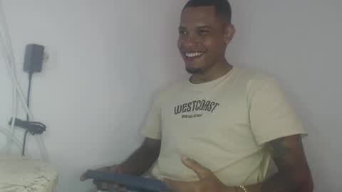 Snapshot of drako_monstercock chatting on 01-08-25, 07:03 drako_monstercock online show from 01-08-25, 07:03