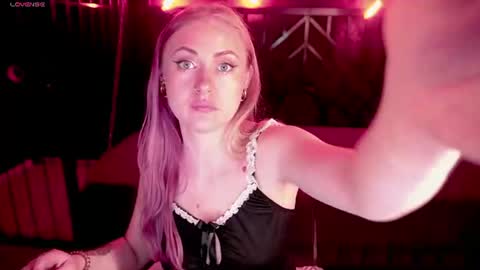 Lina online show from 06-16-26, 05:32