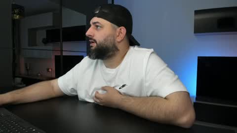 Snapshot of dravenpeak chatting on 05-12-26, 05:43 DravenPeak online show from 05-12-26, 05:43