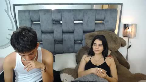 Snapshot of dravith_and_valery chatting on 01-23-25, 05:02 -- nicolle and jhon -- online show from 01-23-25, 05:02