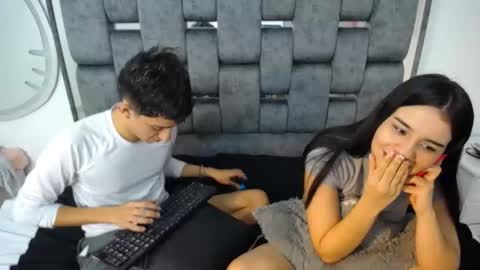 Snapshot of dravith_and_valery chatting on 02-08-25, 03:41 -- nicolle and jhon -- online show from 02-08-25, 03:41