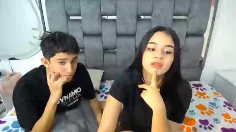 Snapshot of dravith_and_valery chatting on 02-19-25, 04:44 -- nicolle and jhon -- online show from 02-19-25, 04:44