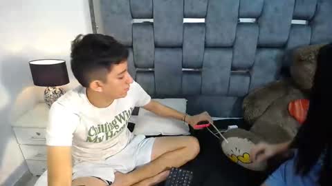 Snapshot of dravith_and_valery chatting on 03-05-25, 02:14 -- nicolle and jhon -- online show from 03-05-25, 02:14