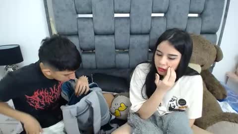 Snapshot of dravith_and_valery chatting on 03-12-25, 05:57 -- nicolle and jhon -- online show from 03-12-25, 05:57