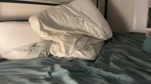 Snapshot of dre0000000 chatting on 11-14-25, 10:36 dre0000000 online show from 11-14-25, 10:36