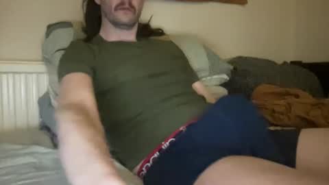 Snapshot of dreadloook chatting on 05-10-26, 01:33 Dreads online show from 05-10-26, 01:33