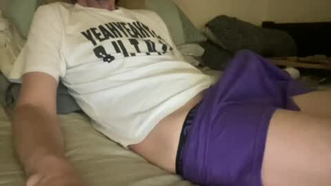 Snapshot of dreadloook chatting on 06-17-26, 01:30 Dreads online show from 06-17-26, 01:30