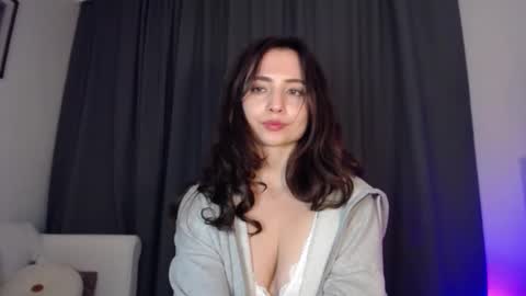 Nicole online show from 12-19-24, 02:46