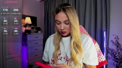 Snapshot of dreamaise chatting on 11-09-25, 03:21 Mary pvt open use pink and blue app lovense online show from 11-09-25, 03:21