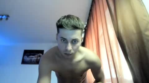 Snapshot of dreamboy240 chatting on 08-09-26, 02:33 Johnny online show from 08-09-26, 02:33