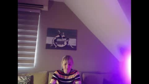 A girl online show from 12-16-24, 08:09