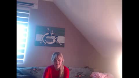 A girl online show from 12-18-24, 07:47