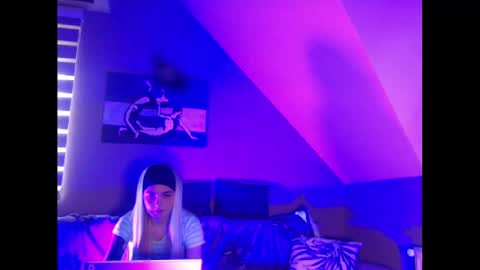 A girl online show from 01-28-25, 10:45