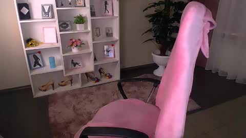Snapshot of dreamfate chatting on 12-15-24, 05:10 DreamFate online show from 12-15-24, 05:10