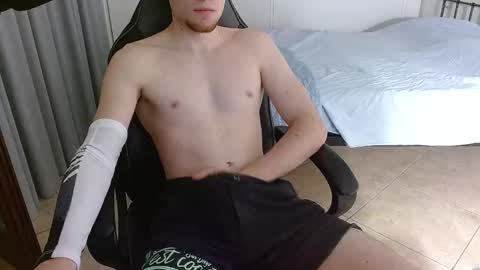 Snapshot of dreammicok chatting on 09-19-25, 02:13 DreamBoy online show from 09-19-25, 02:13