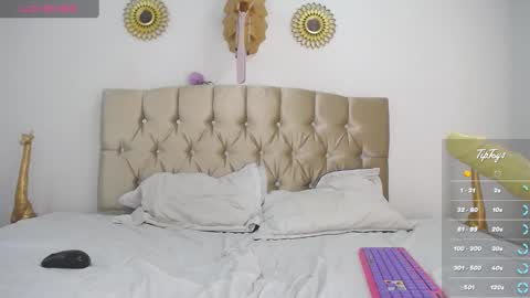 Snapshot of dreams_sophi chatting on 03-02-25, 07:34 Sophia online show from 03-02-25, 07:34