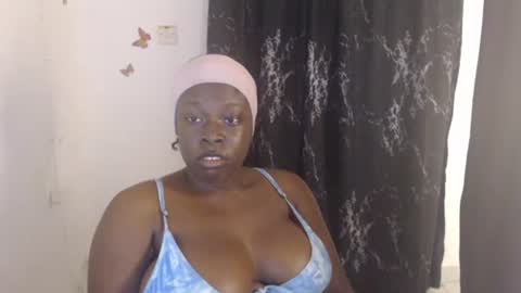 Snapshot of dreamy_wetpussy chatting on 06-17-26, 07:37 BEAUTY online show from 06-17-26, 07:37
