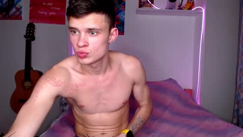 Snapshot of dreamyadam chatting on 11-03-25, 09:16 Adam Dream online show from 11-03-25, 09:16