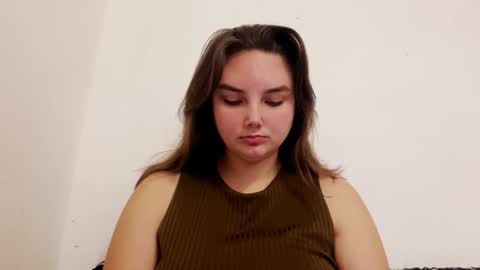 Snapshot of dreamyblushfairy chatting on 12-04-24, 09:18 Mila online show from 12-04-24, 09:18