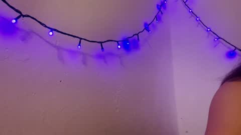 Snapshot of dreamyblushfairy chatting on 12-05-24, 07:27 Mila online show from 12-05-24, 07:27