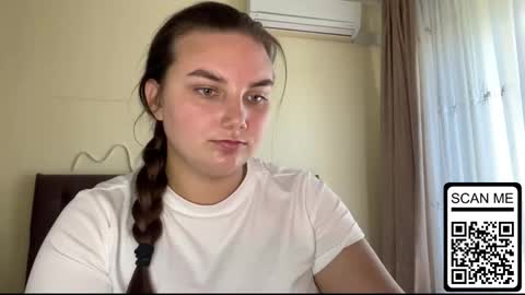 Snapshot of dreamyblushfairy chatting on 09-15-25, 02:39 Mila online show from 09-15-25, 02:39
