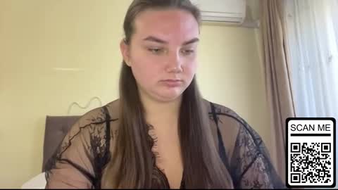 Snapshot of dreamyblushfairy chatting on 09-18-25, 07:10 Mila online show from 09-18-25, 07:10