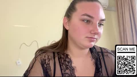Snapshot of dreamyblushfairy chatting on 09-21-25, 02:19 Mila online show from 09-21-25, 02:19