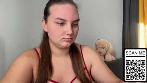 Snapshot of dreamyblushfairy chatting on 09-26-25, 02:43 Mila online show from 09-26-25, 02:43