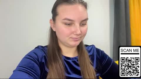 Snapshot of dreamyblushfairy chatting on 09-28-25, 02:33 Mila online show from 09-28-25, 02:33