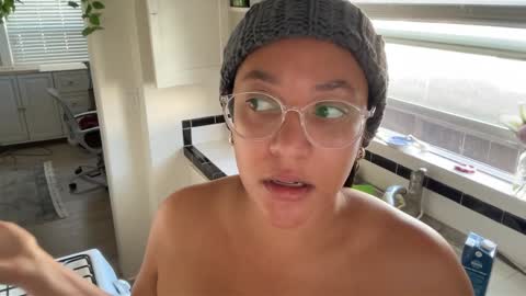 RIRI OR DREAMY online show from 01-11-25, 05:51