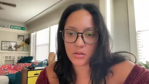 RIRI OR DREAMY online show from 11-18-25, 04:11