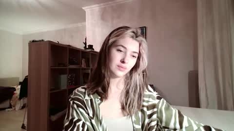 Snapshot of dremazwahlen chatting on 02-12-26, 02:56 Dia online show from 02-12-26, 02:56